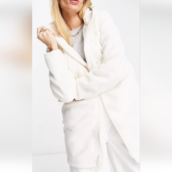 North Face quilted fleece coat - Picture 4 of 16